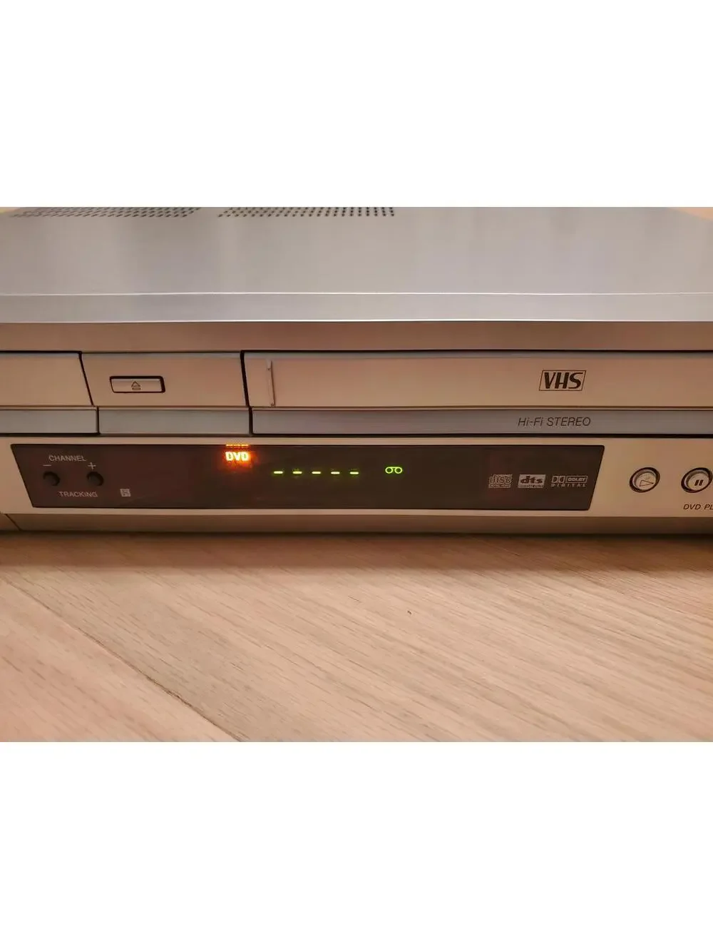Sony SLV-D350P DVD Player and VHS Video Cassette Recorder Combo